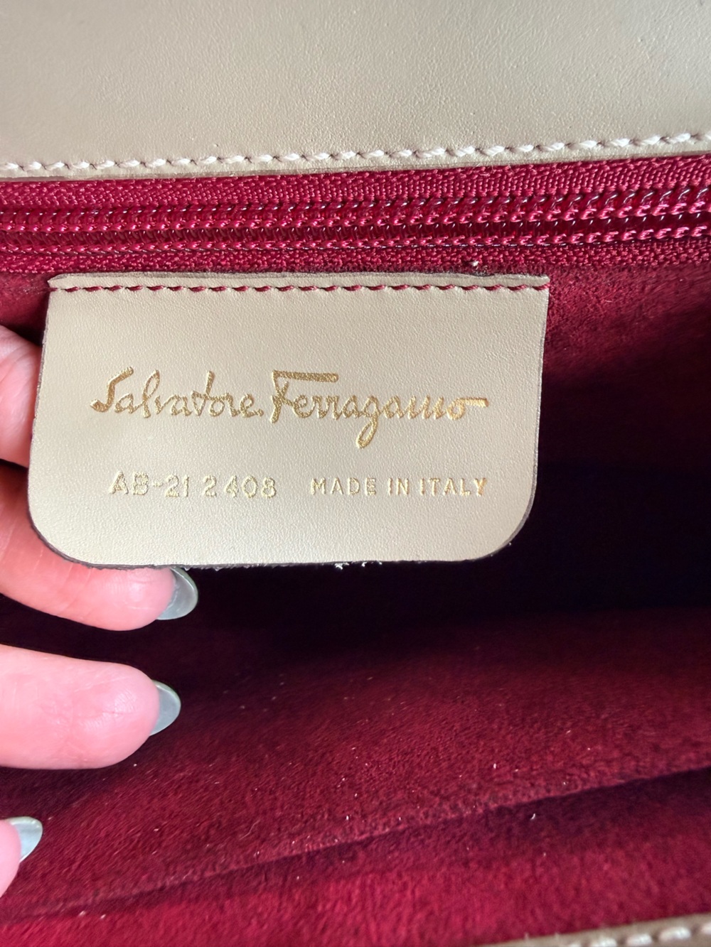 Salvatore Ferragamo Beige Leather Shoulder Bag with Gold Hardware Authentic - Picture 10 of 13